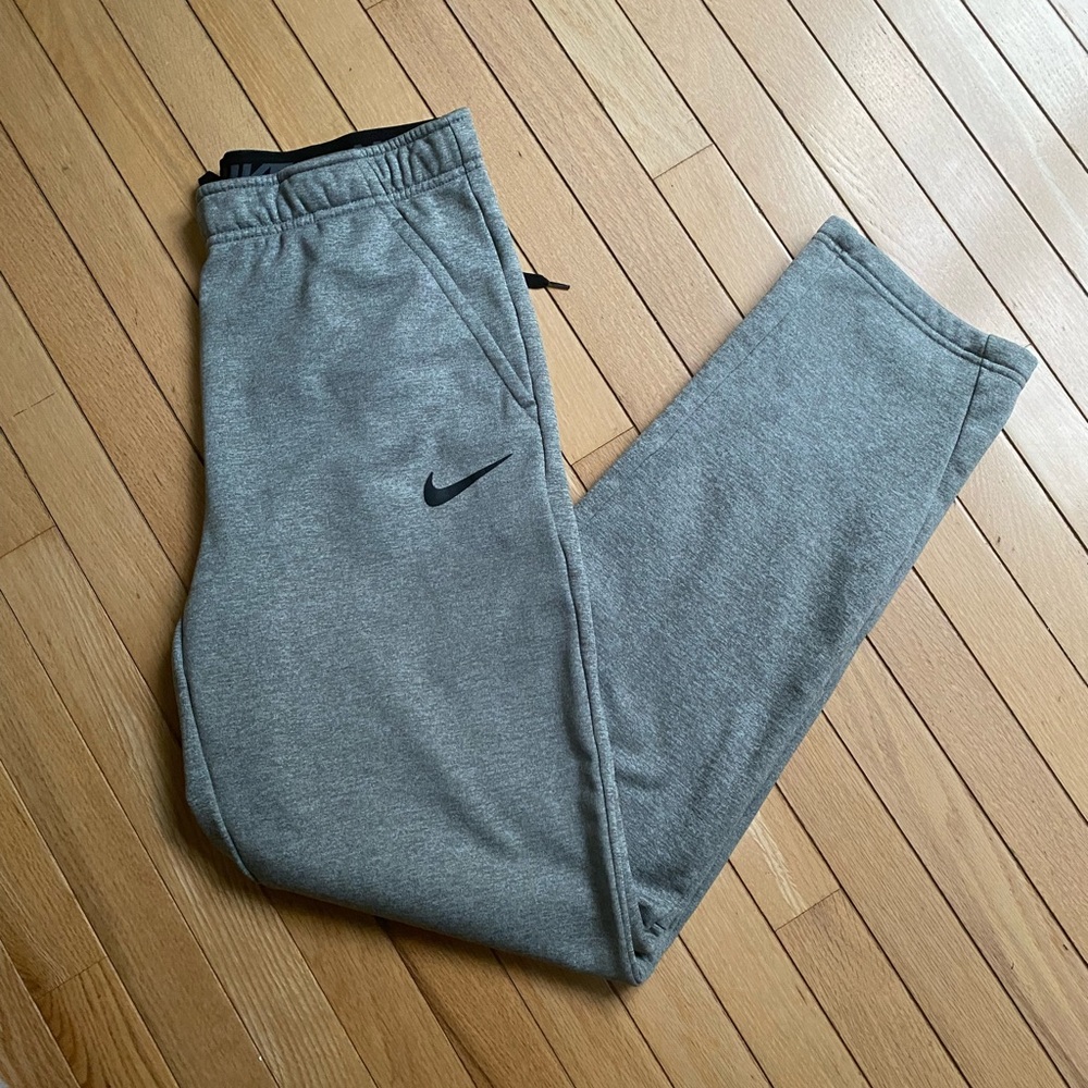 Nike Therma Men’s trading pants. Size Medium Tall